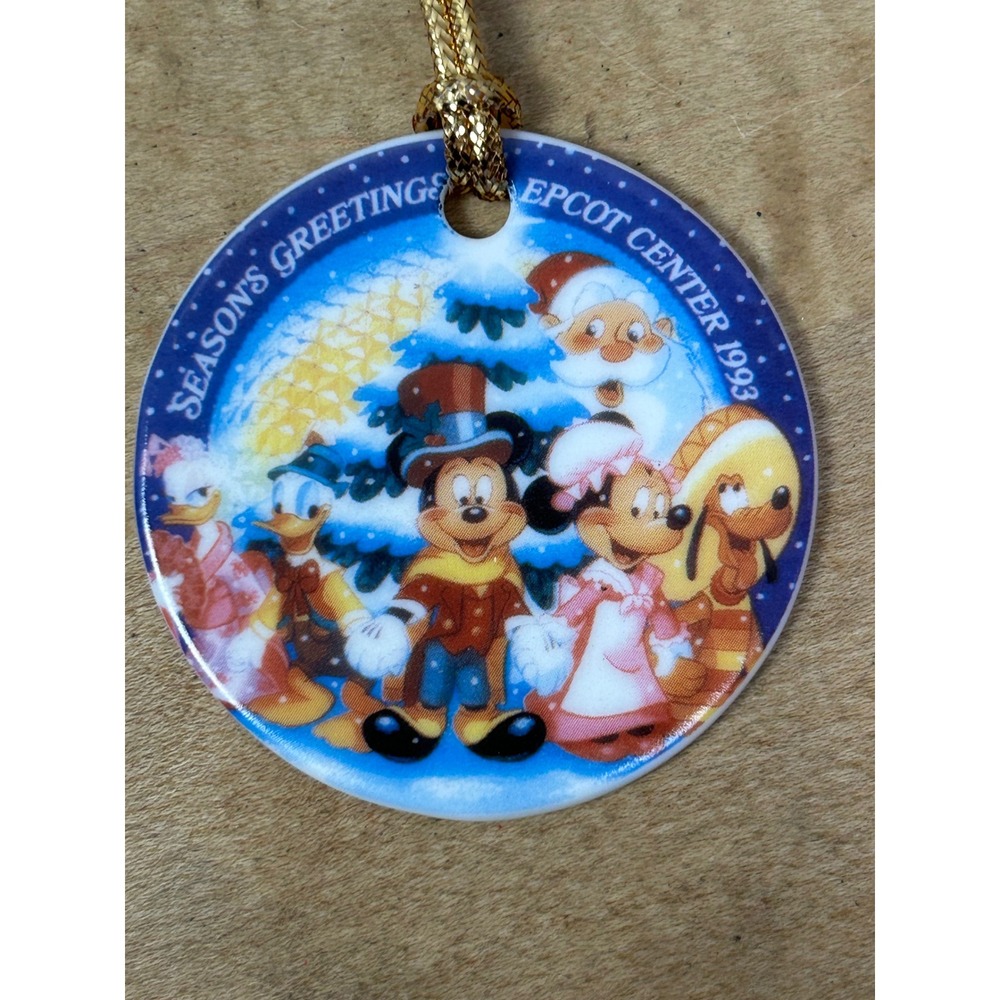 Disney Ornament‎ Unisex 2.5in 1993 EPCOT Center Seasons Greetings Ceramic Disc
